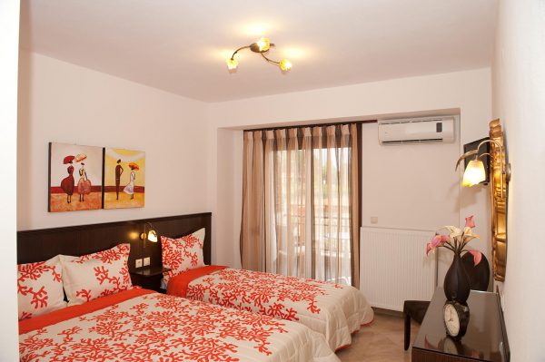 Villa Smeraldo Triple Room Nea Vrasna
