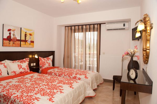 Villa Smeraldo Triple Room Nea Vrasna