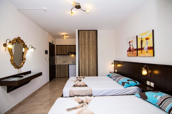 Villa Smeraldo Triple Room Nea Vrasna