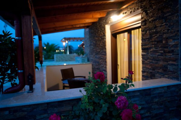 Villa Smerado in Nea Vrasna Luxury Rooms